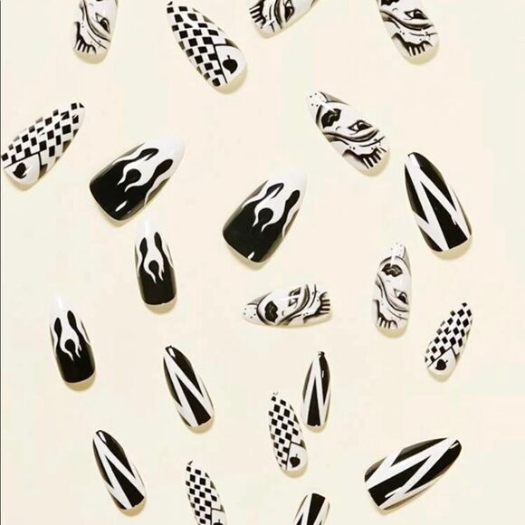 Halloween Press On Nails - Picture 4 of 4